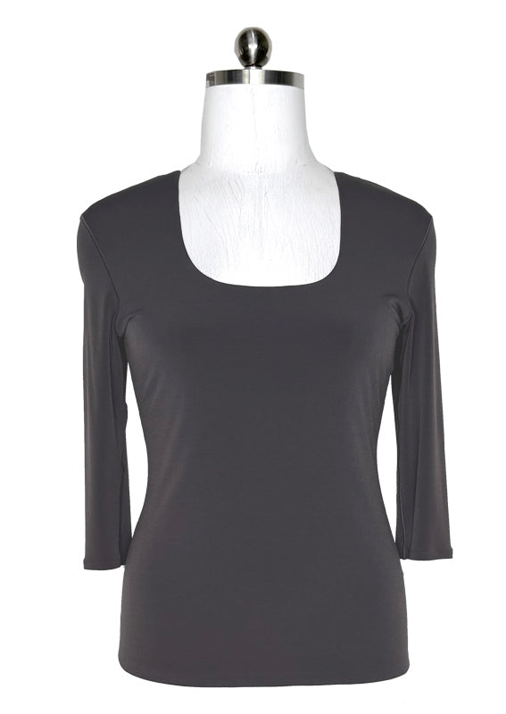 U neck 3/4 sleeve single layer top