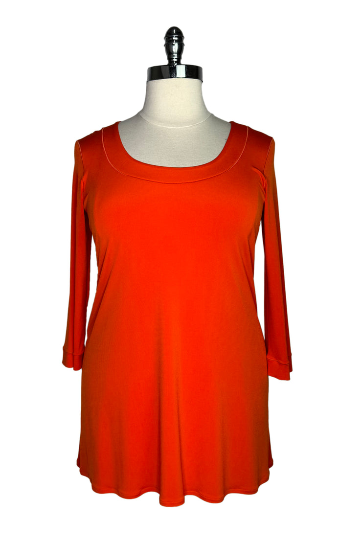 Scoop neck 3/4 sleeve single layer tunic