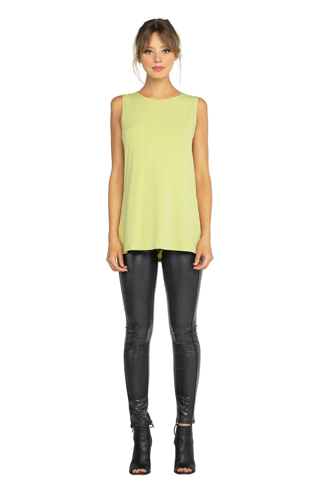 Single Layered U Fitted Tank Top